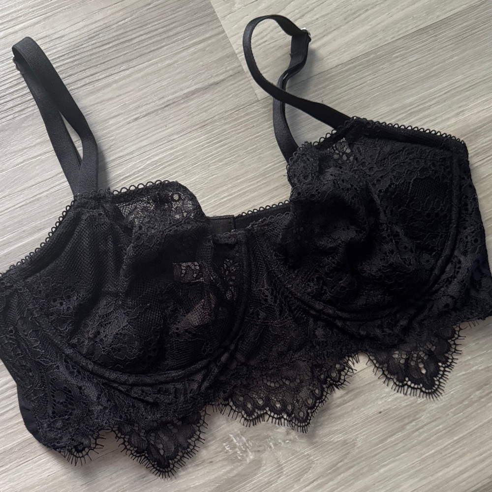 Victoria's Secret Elegant Black Lace Bra